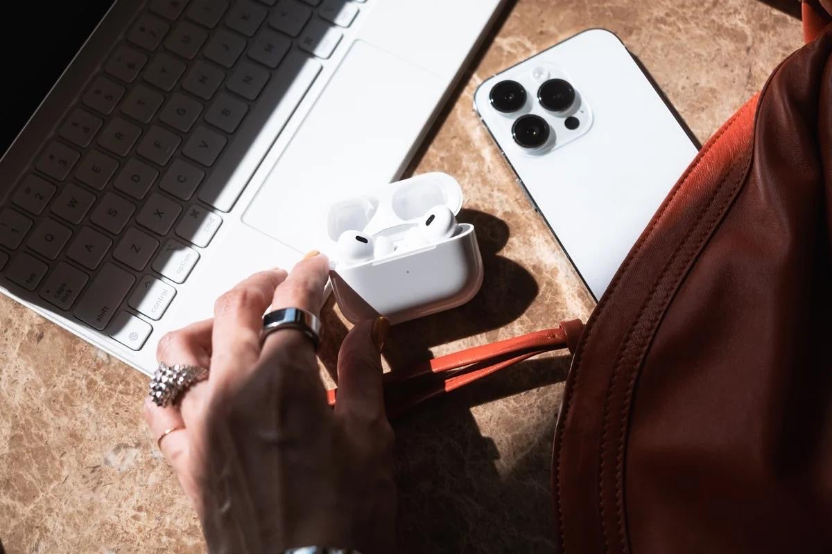 Apple AirPods Pro 2nd Gen White w/ USB-C MagSafe Case, ANC, Transparency